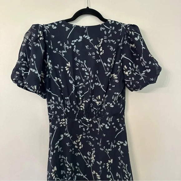 Club Monaco Women’s Silk V-Neck Puff Sleeve Navy Multi V Neck Dress Size 6 NWT - Picture 10 of 11